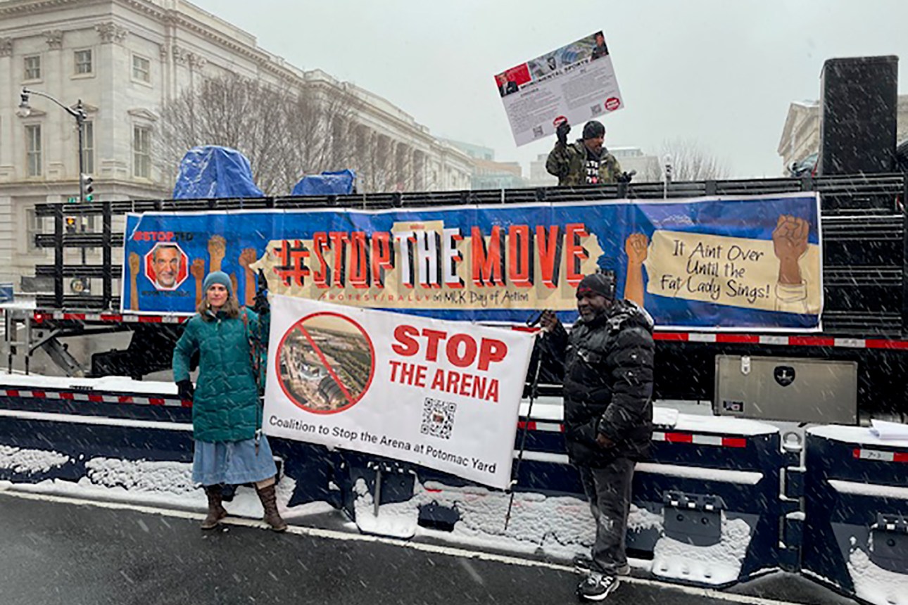 Protesters at a #stopthemove rally event